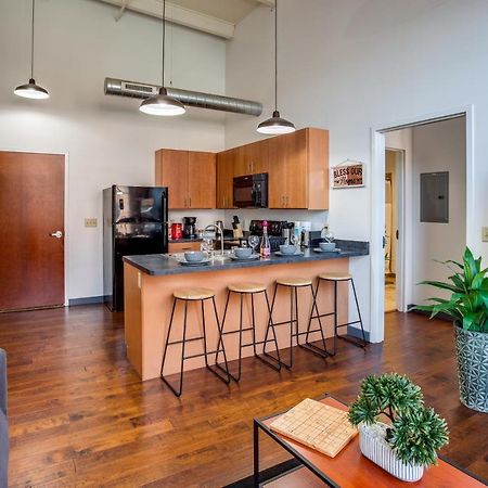Ny Style Centric Loft With King Bed By Park Ave Daire Rochester Dış mekan fotoğraf