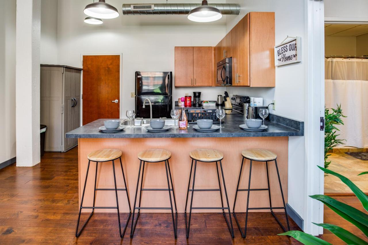 Ny Style Centric Loft With King Bed By Park Ave Daire Rochester Dış mekan fotoğraf