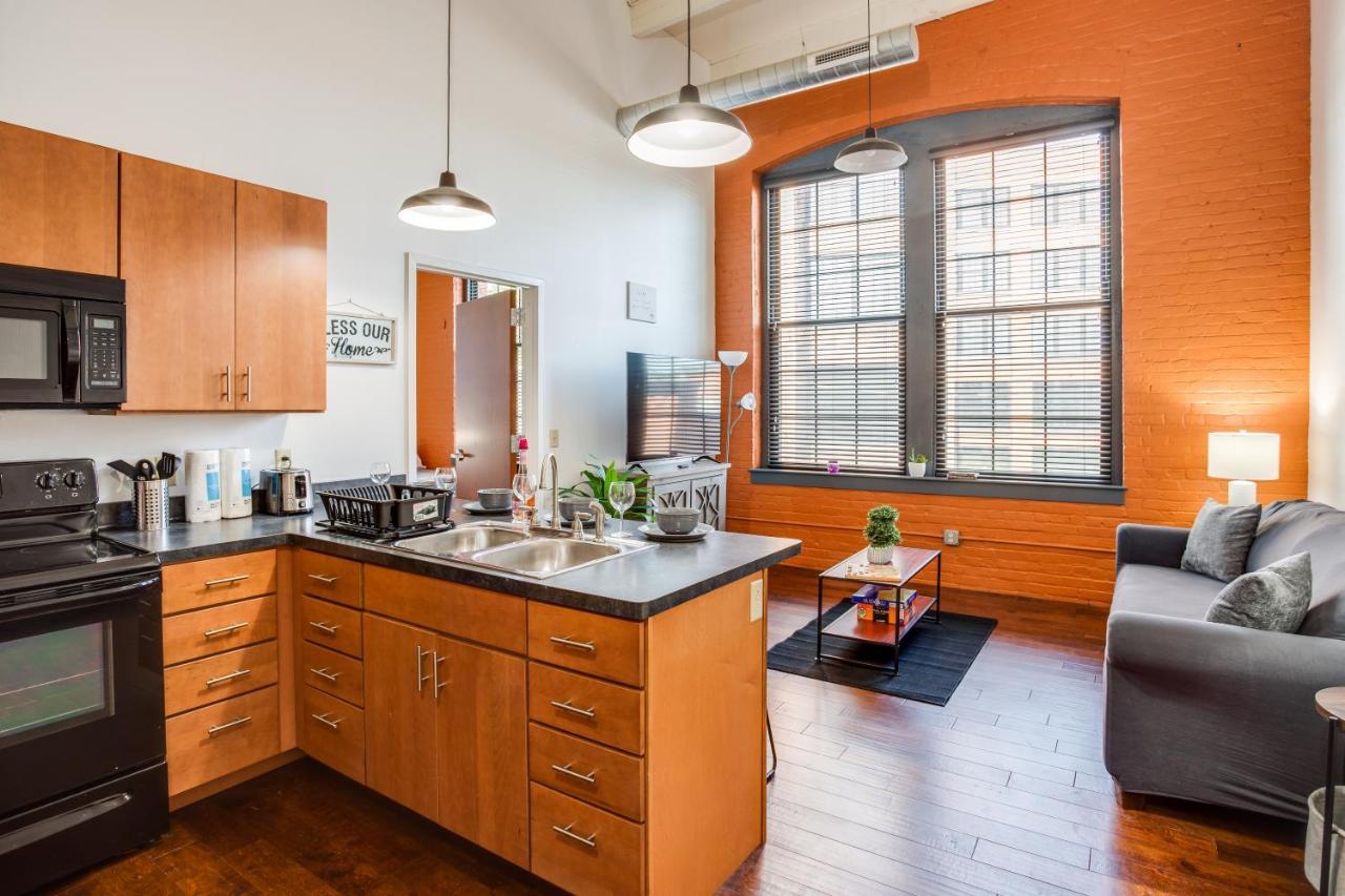 Ny Style Centric Loft With King Bed By Park Ave Daire Rochester Dış mekan fotoğraf