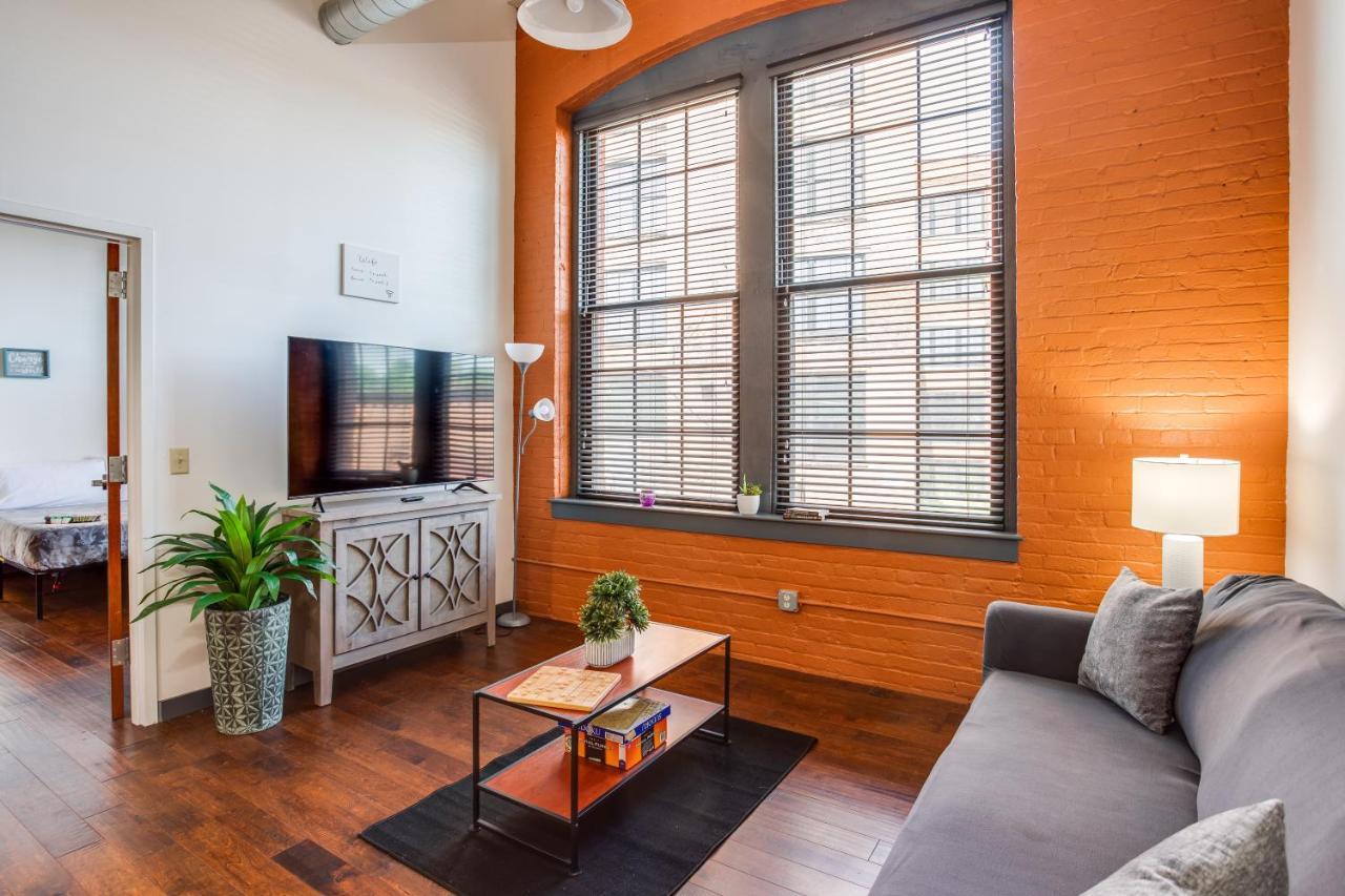 Ny Style Centric Loft With King Bed By Park Ave Daire Rochester Dış mekan fotoğraf