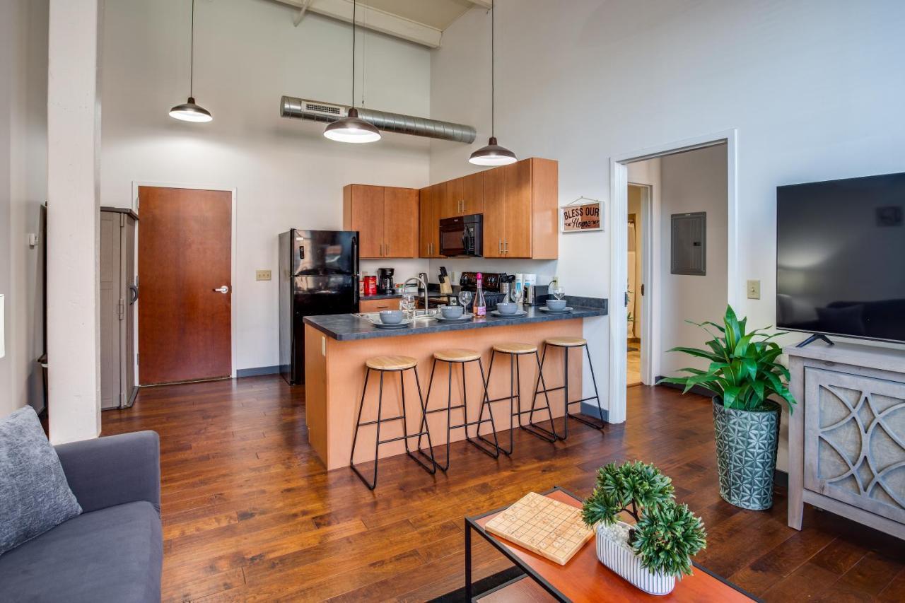 Ny Style Centric Loft With King Bed By Park Ave Daire Rochester Dış mekan fotoğraf