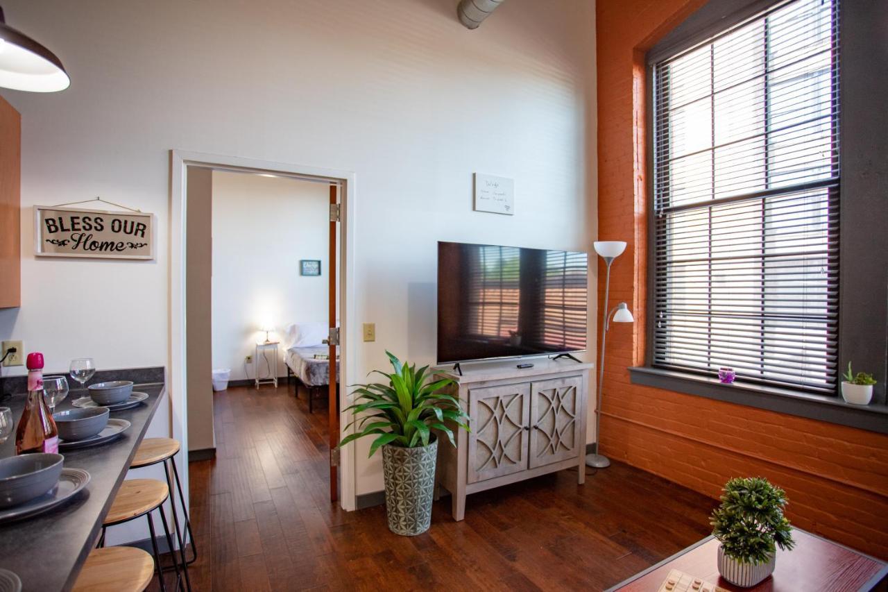 Ny Style Centric Loft With King Bed By Park Ave Daire Rochester Dış mekan fotoğraf