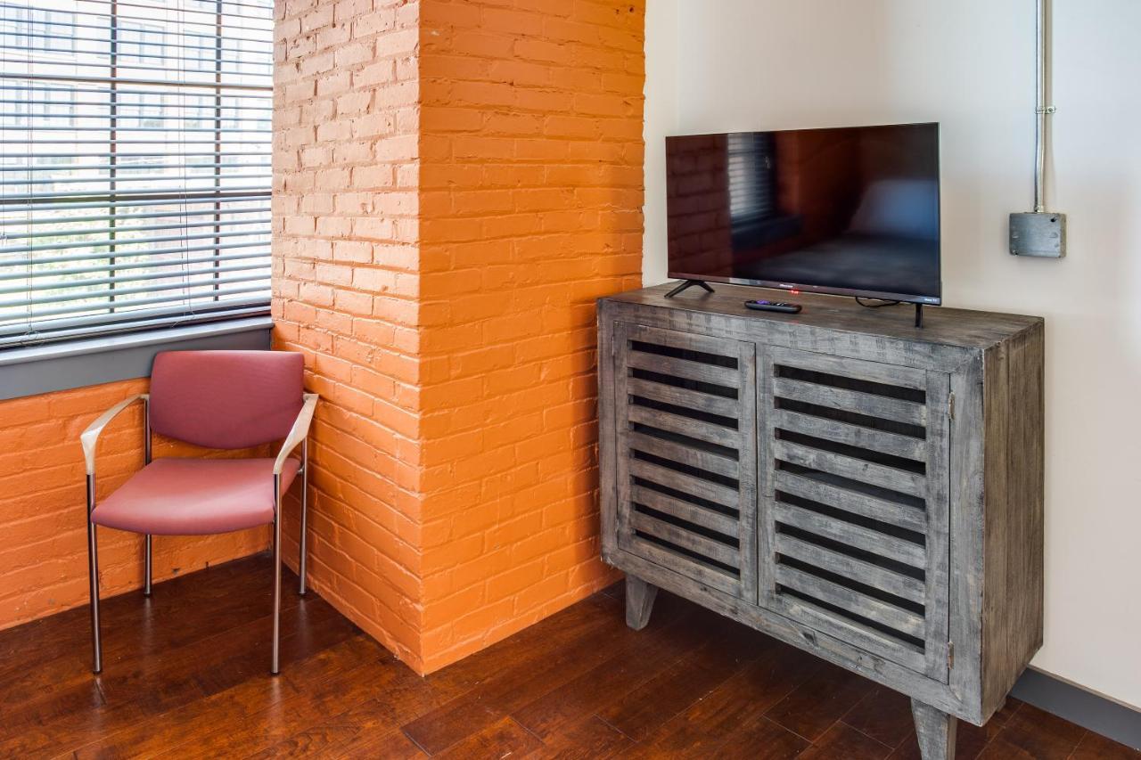 Ny Style Centric Loft With King Bed By Park Ave Daire Rochester Dış mekan fotoğraf